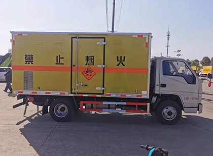 鸠江爆破器材运输车技术升级与安全合规新趋势